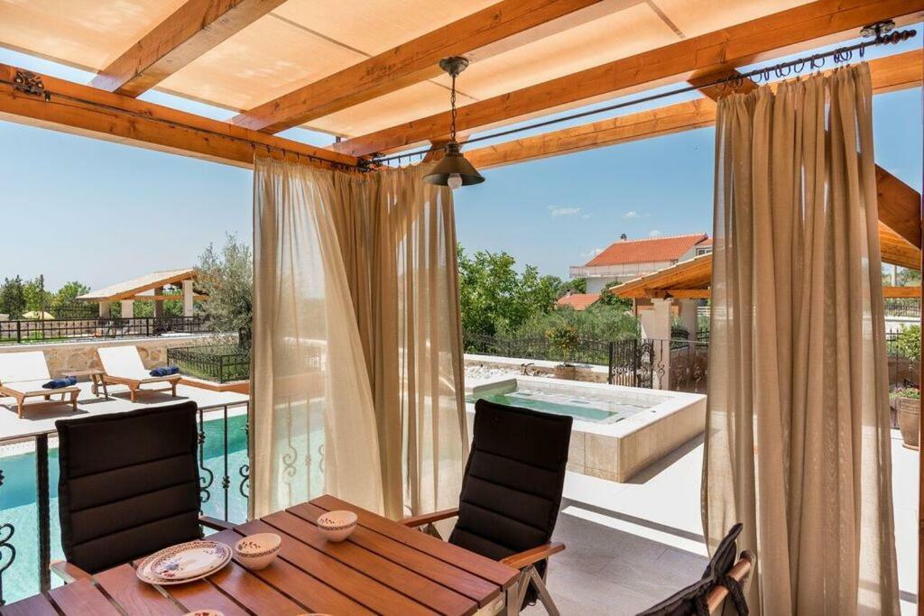 Villa Hirundo Rustica Skradin Exterior foto